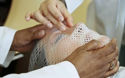 بهترین مرکز رادیوتراپی در تهران و مجهزترین مرکز پرتودرمانی | لیست مراکز 1 انتخاب بهترین مرکز رادیوتراپی یکی از مهمترین گامها در فرآیند درمان سرطان است. یافتن یک مرکز مجهز با تیم درمانی متخصص، تأثیر مستقیمی بر کیفیت و نتیجه درمان دارد. در این راهنما که توسط دکتر خوشبخت تهیه شده، ما یک لیست مراکز رادیوتراپی معتبر در تهران را گردآوری کردهایم. این لیست شامل مرکز رادیوتراپی دولتی و مرکز رادیوتراپی خصوصی به همراه اطلاعات تماس کامل آنهاست تا شما بتوانید با آگاهی کامل، بهترین گزینه را برای درمان سرطان خود یا عزیزانتان انتخاب کنید. بهترین مرکز رادیوتراپی در تهران و مجهزترین مرکز پرتودرمانی لیست مراکز